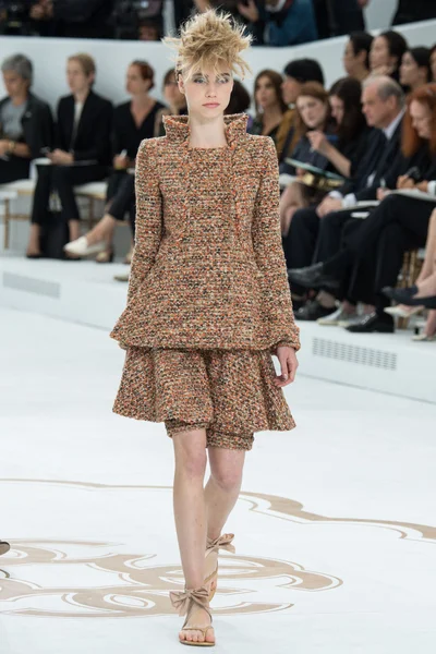 Look 14